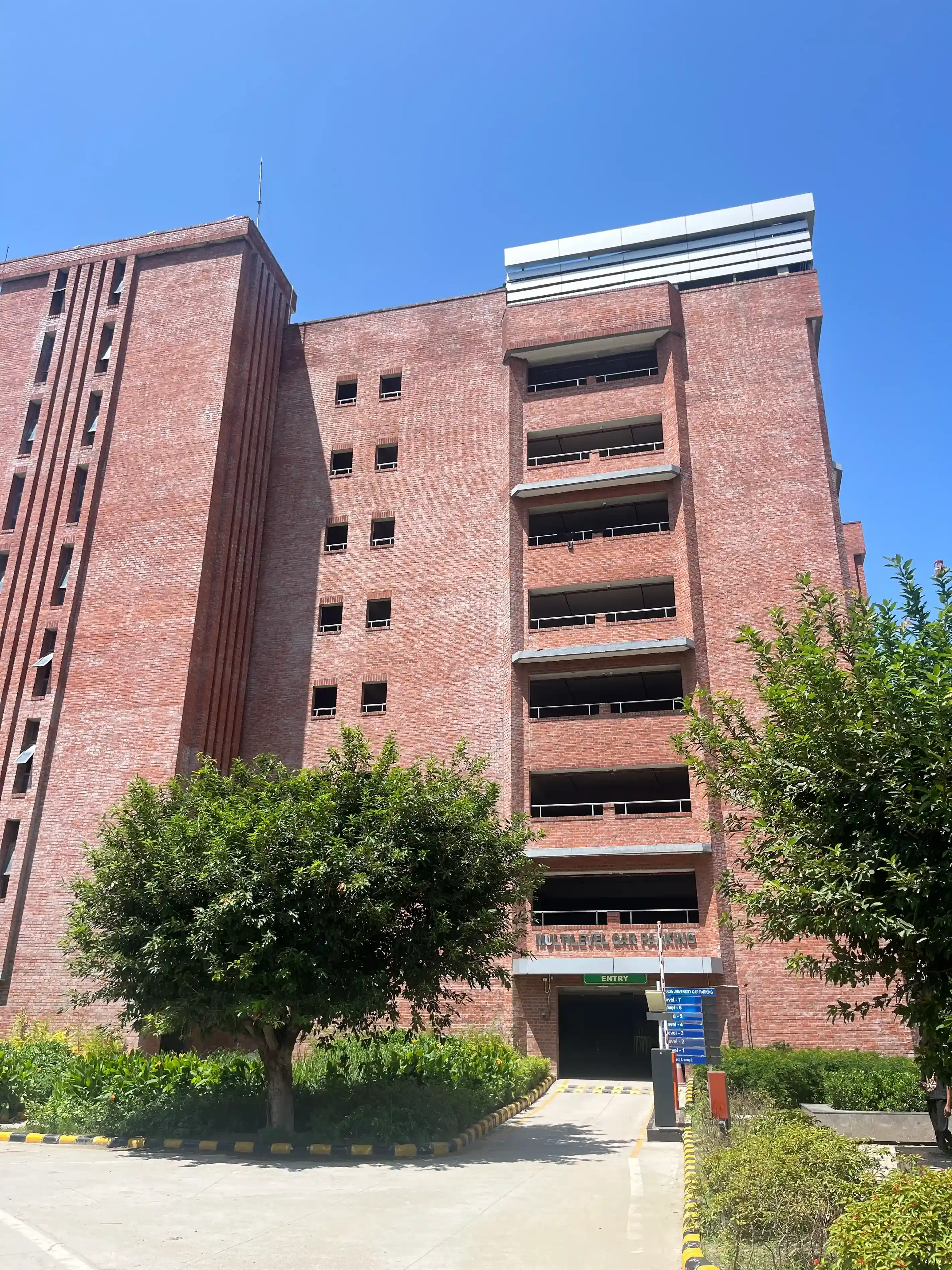 Sharda University, School of Dental Sciences Greater Noida Parking photo 1